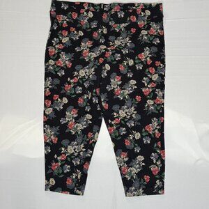 Torrid Capri Legging (Pink/Blue Floral)